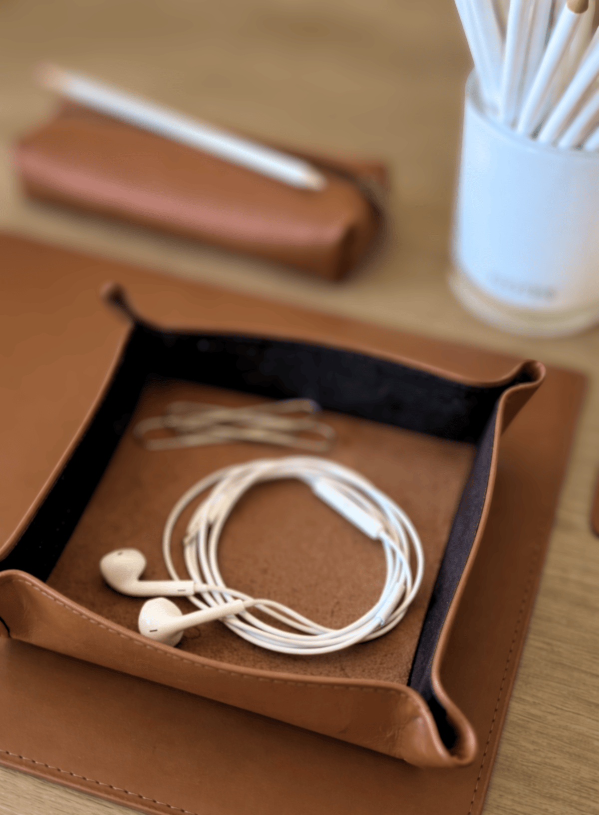 Arrival Tray 001